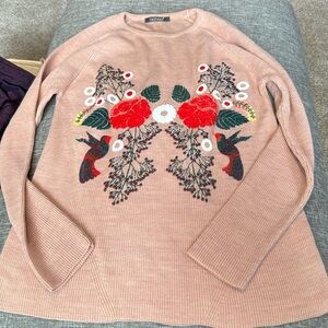 Nefise sweater with hummingbird